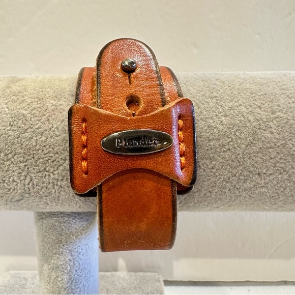 Plunder “Pippa” bracelet, Brown leather w/ a belt buckle like closure - Picture 11 of 13